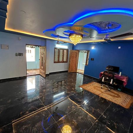 Sri Datta Kukkuteswara Nilayam Pithapuram Exteriör bild